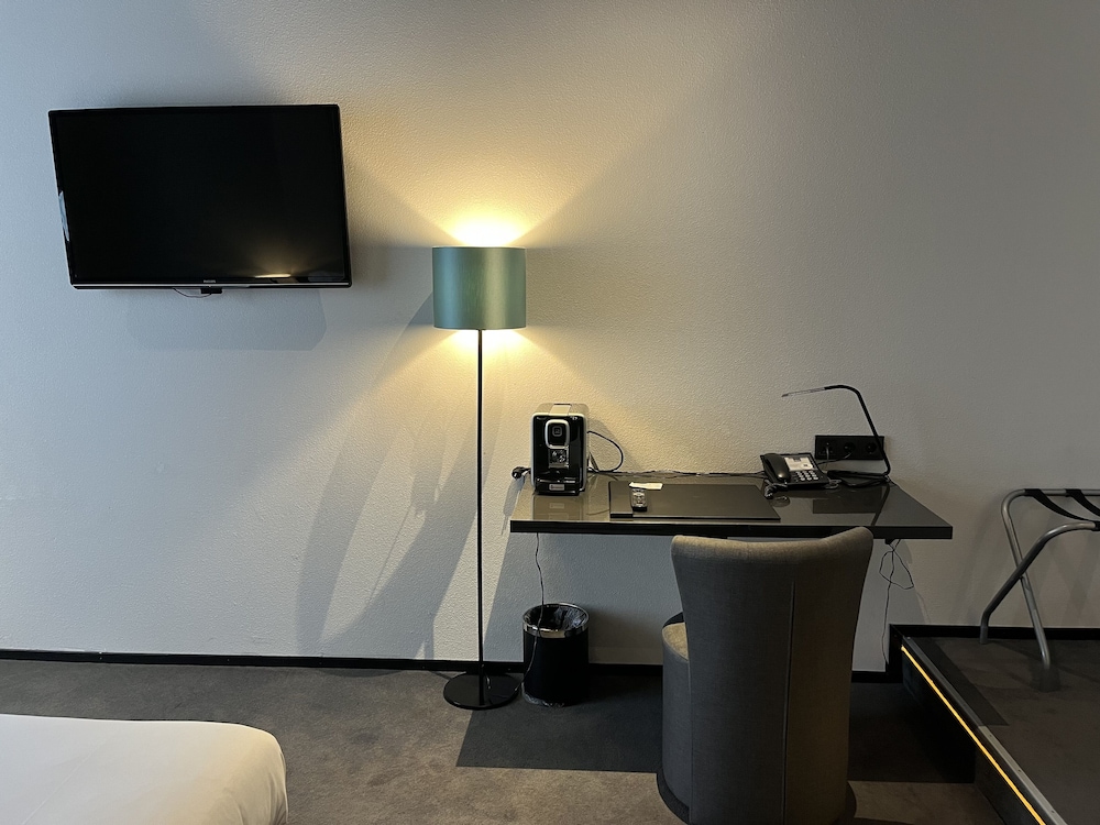 BOUTIQUE HOTEL GLOW 33/40