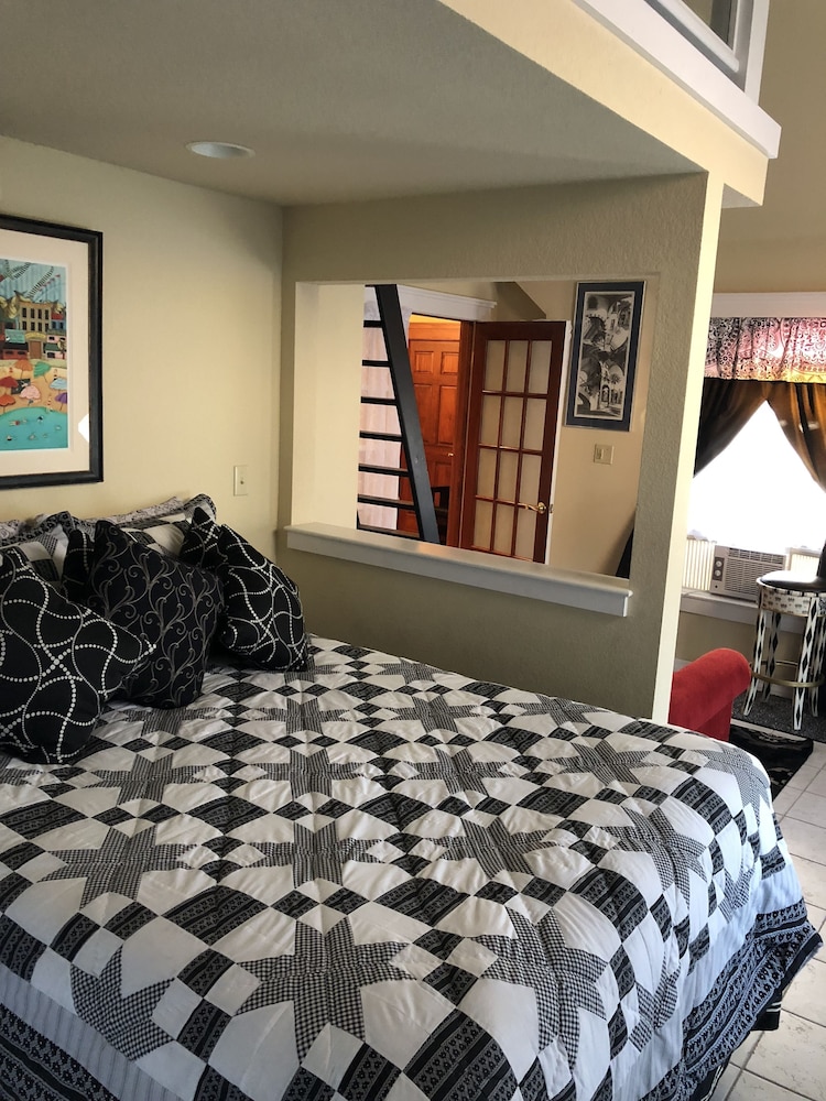 All Seasons Inn Eureka Springs 17/50