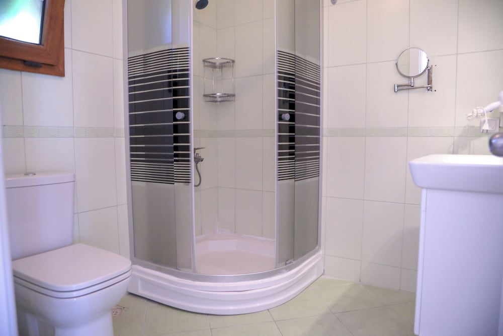 Bella Garden Boutique Hotel 80/83