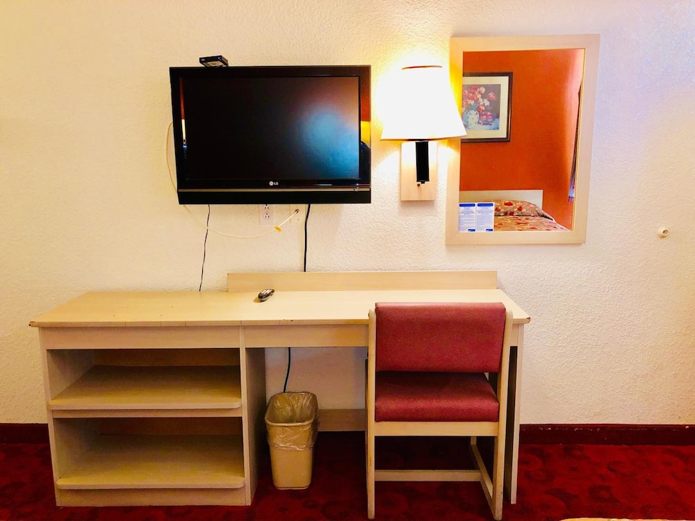Americas Best Inns Moline 19/23