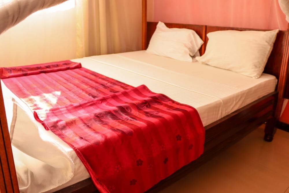 Darajani Hotel Ltd 17/50