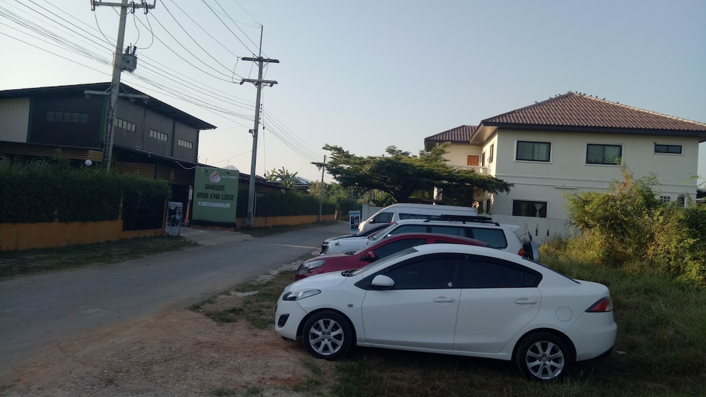 Sawasdee River Kwai Lodge 45/47