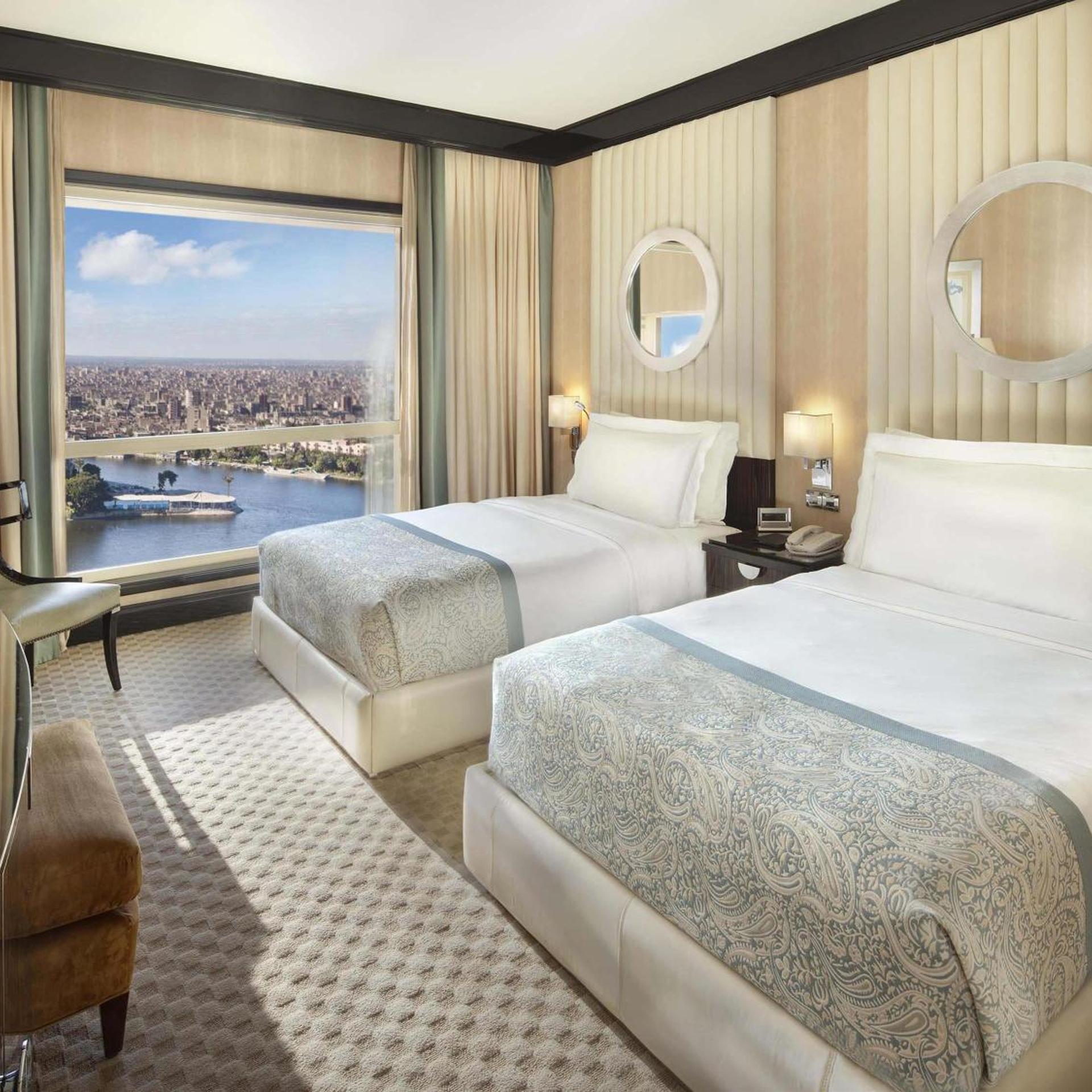 Fairmont Gold, Double Bed, River View, Lounge Access
