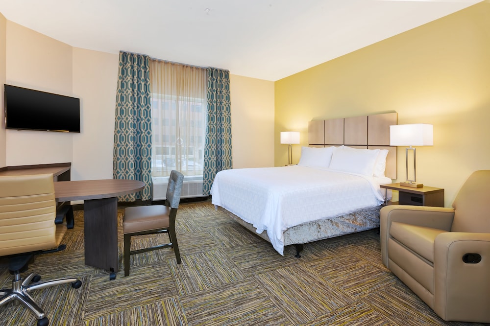 Candlewood Suites Louisville Northeast 7/33