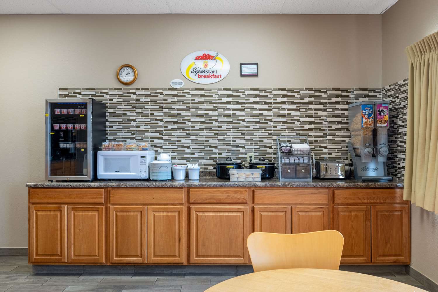 Super 8 by Wyndham O'Neill NE 3/30