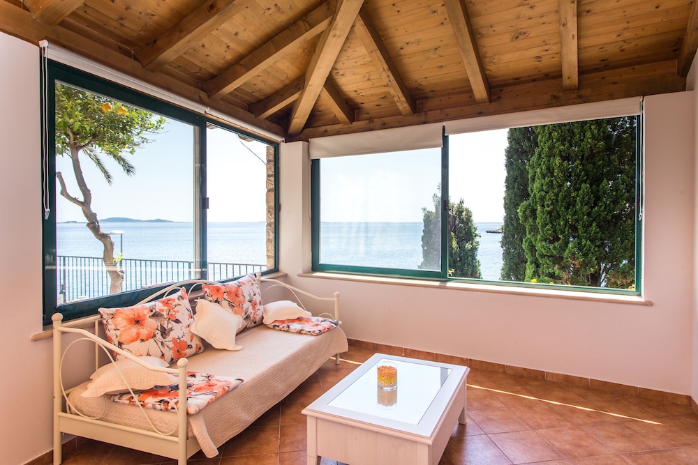 Apartments Villa Mirjana 43/75