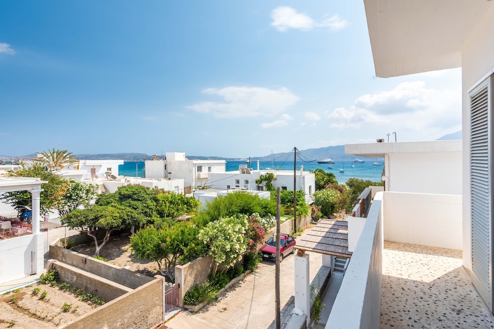 White Rock Milos Suites 49/55