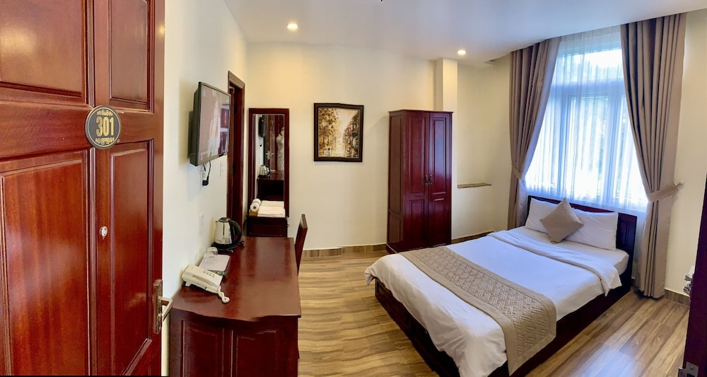Nam Xuan Premium Hotel 13/68