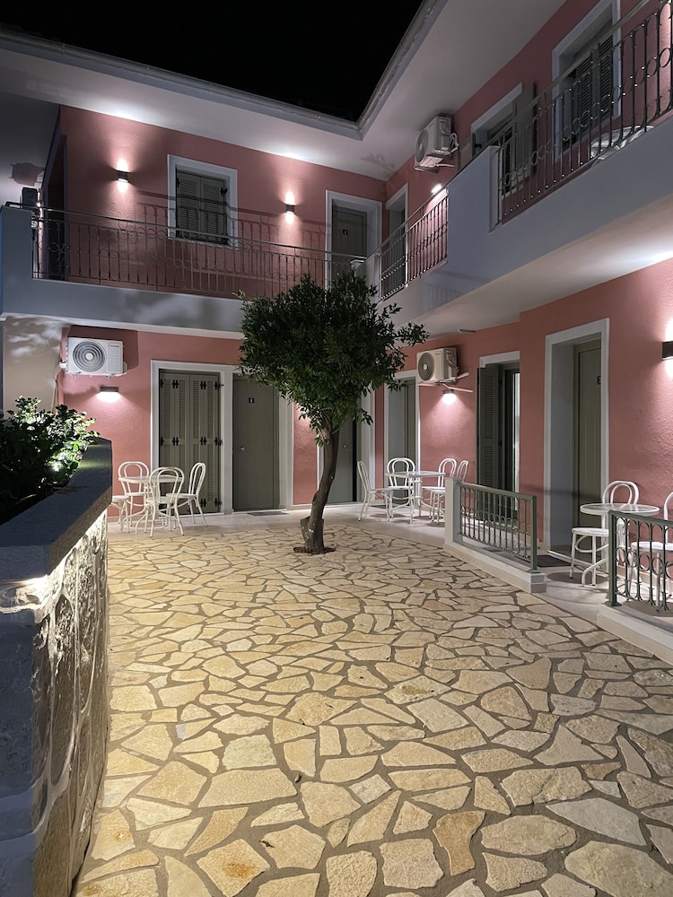 ANAX APARTMENTS PARGA 34/38