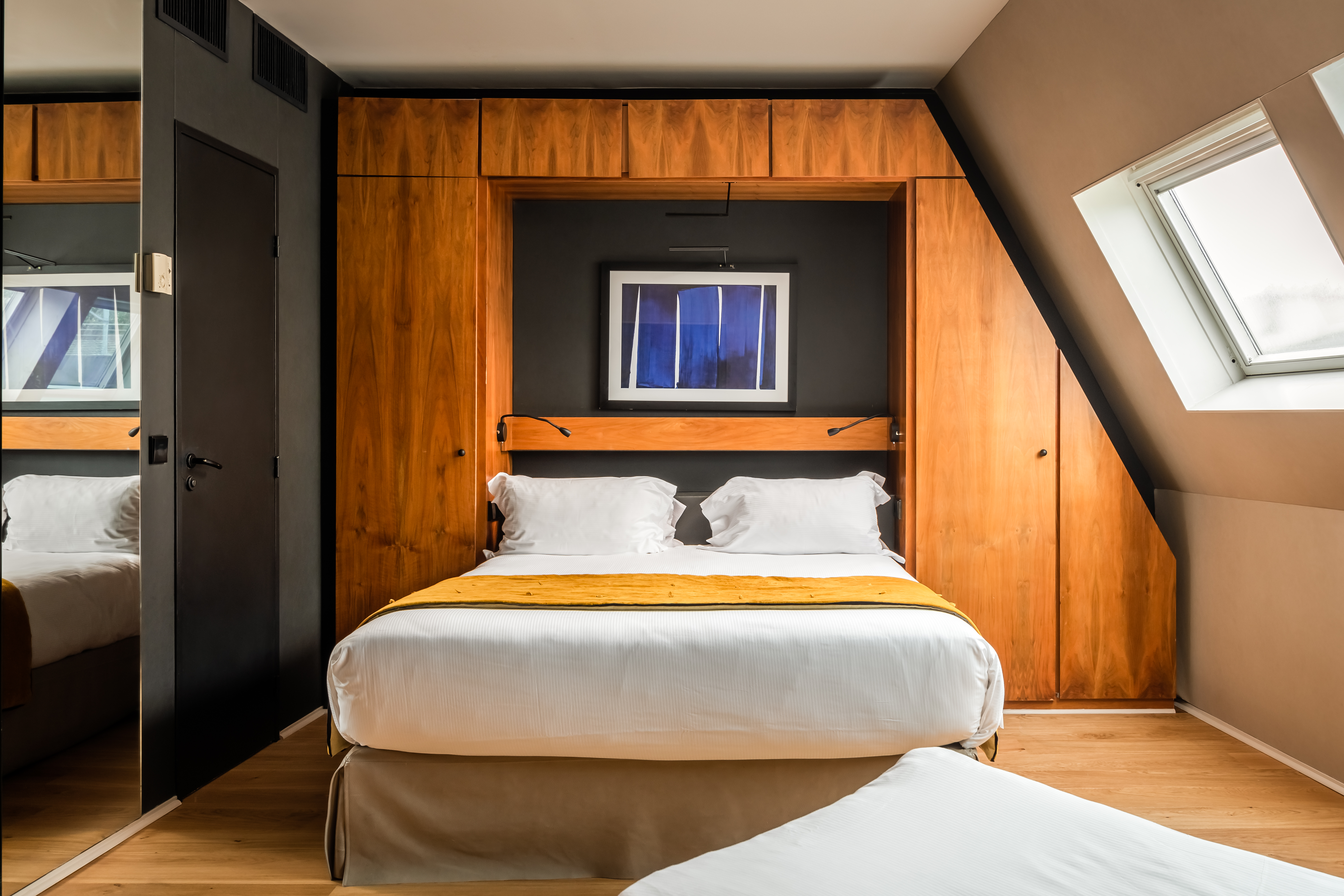 Room, Triple