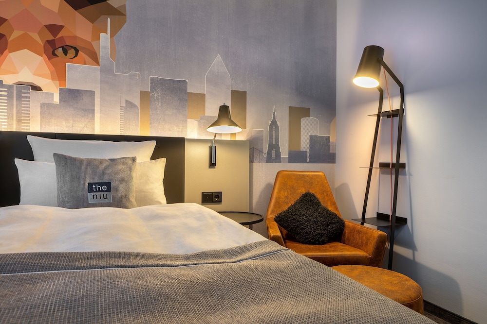 Holiday Inn - the niu, Charly Frankfurt City by IHG 8/56