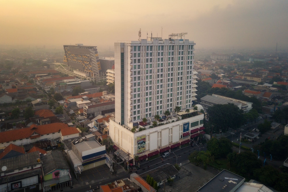The Square Surabaya 3/68