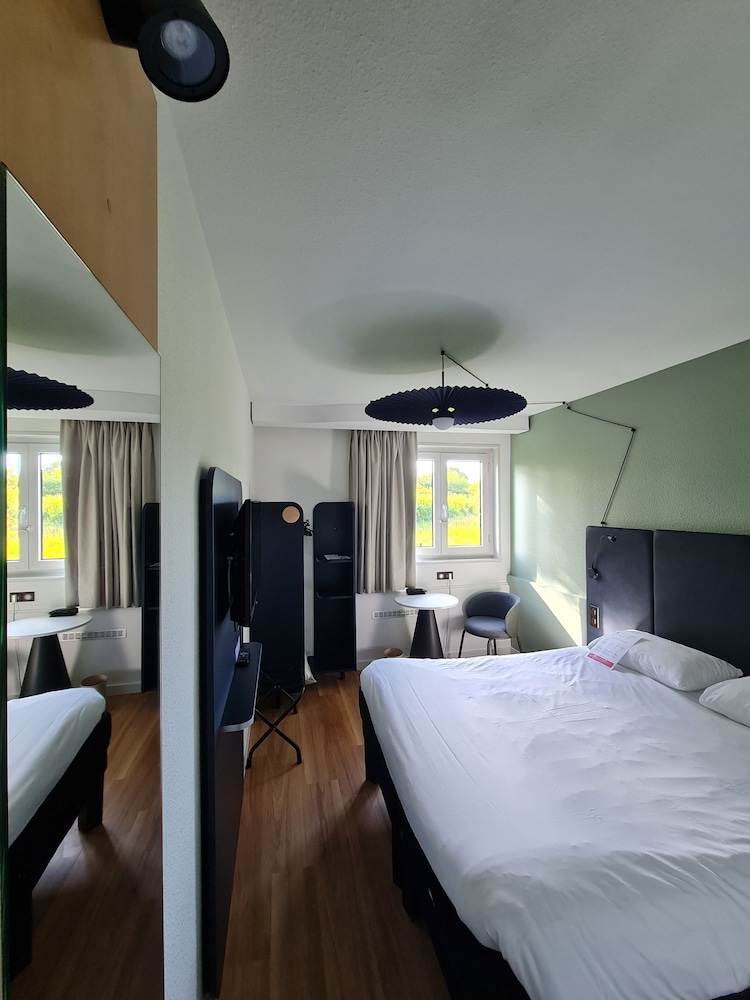 Ibis Vannes 16/59