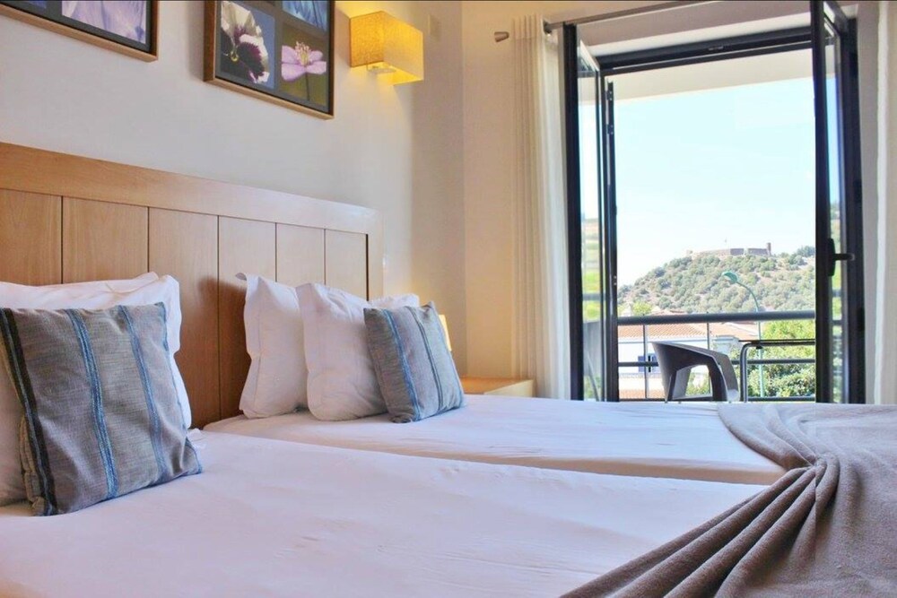 Vicentina Hotel 12/24