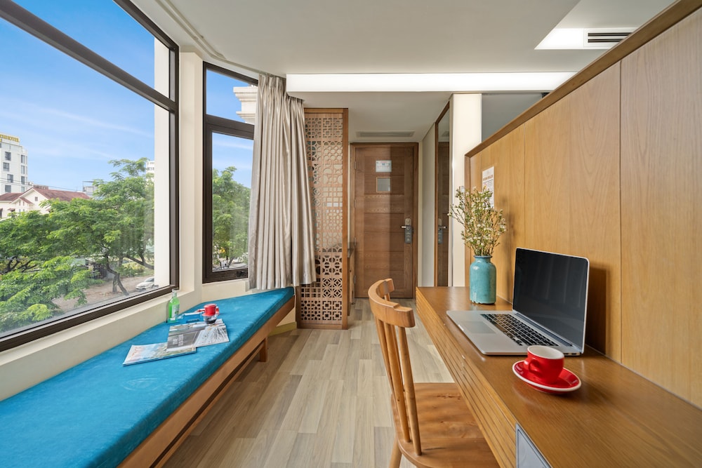 Brilliant Majestic Hotel 44/50