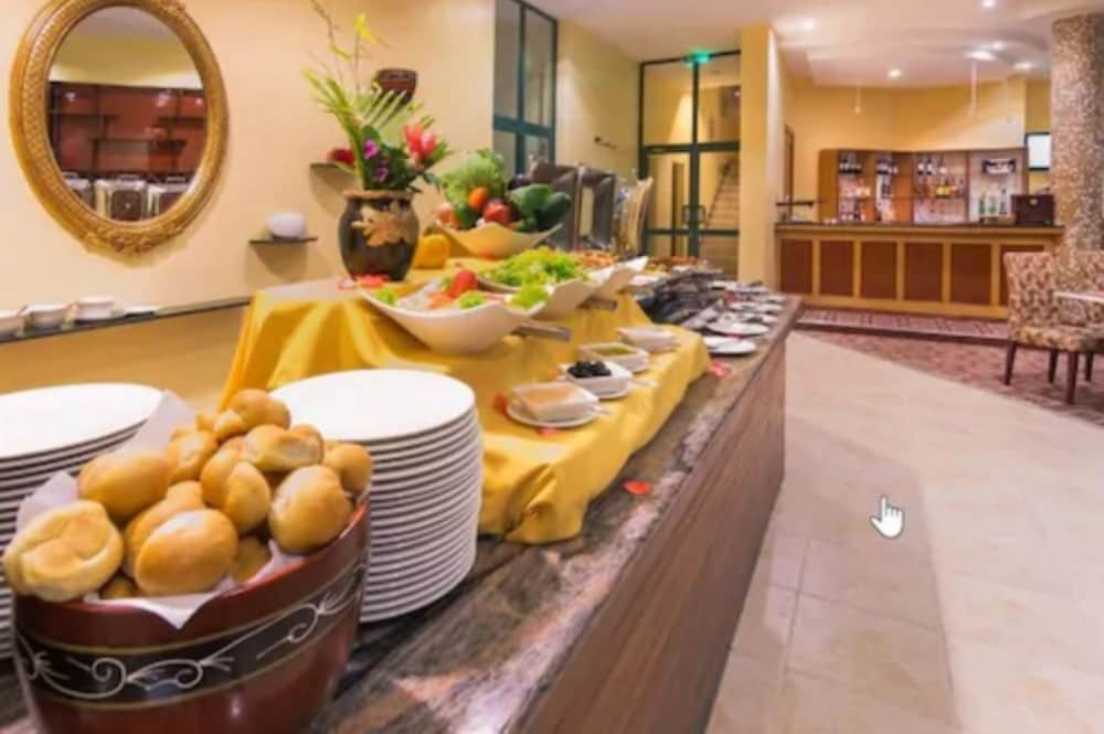 Gold Crest Hotel 43/49