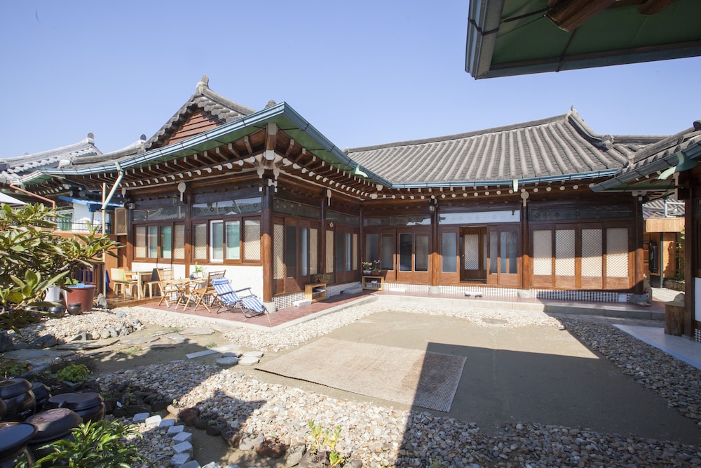 The Hanok 3/100