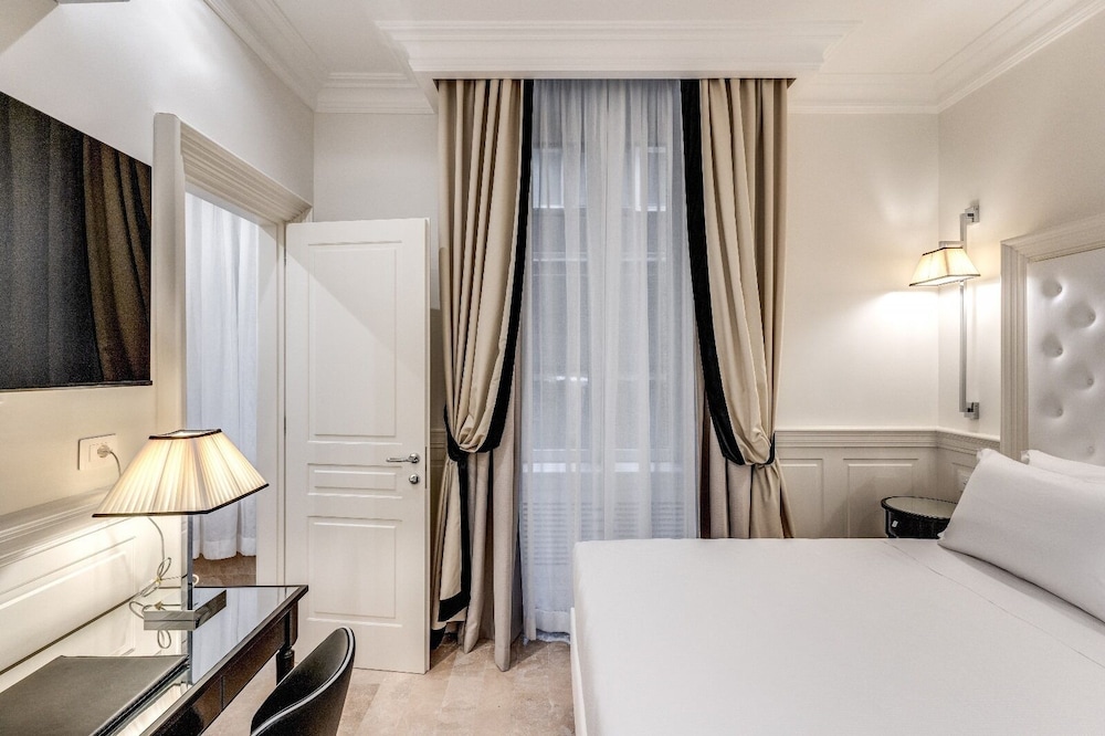 Relais de L Opera 42/72