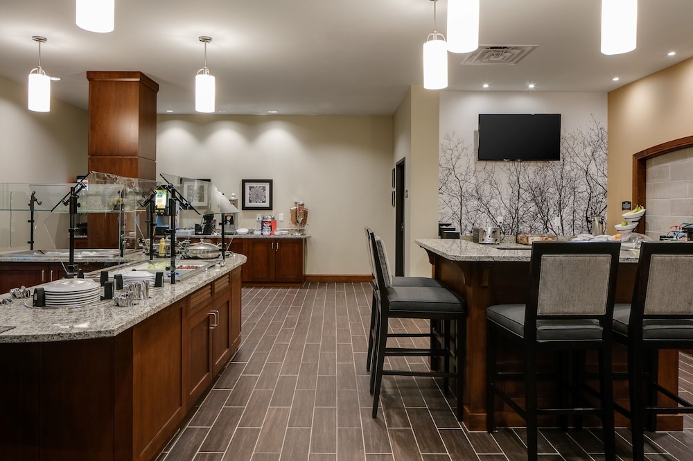 STAYBRIDGE SUITES DES MOINES DOWNTOWN 45/57