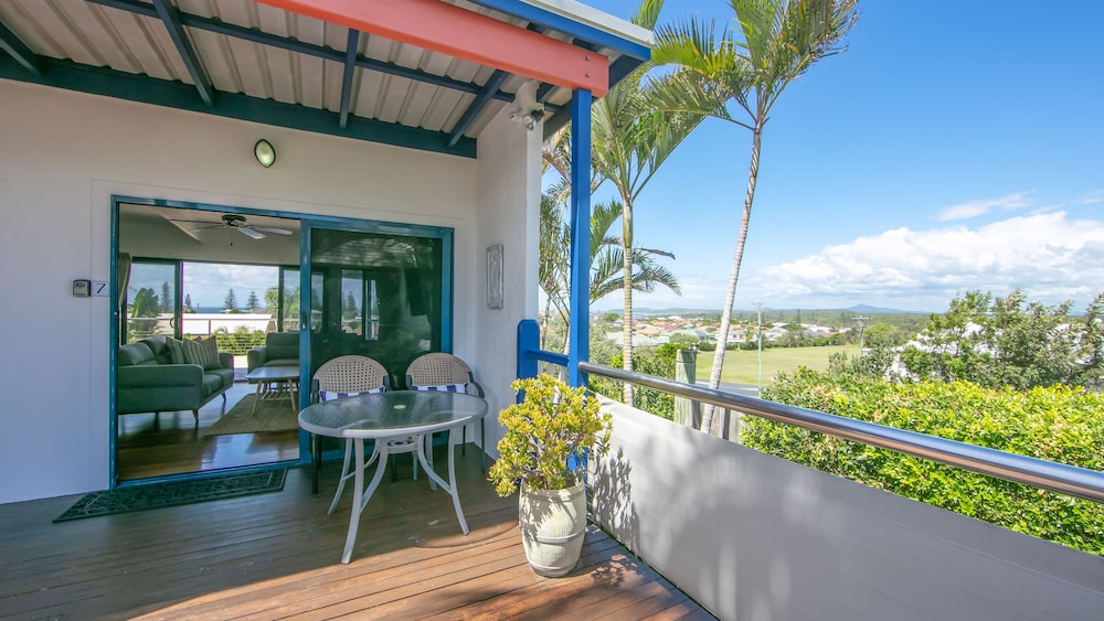 CLUB YAMBA LUXURY HOLIDAY VILLAS 6/64