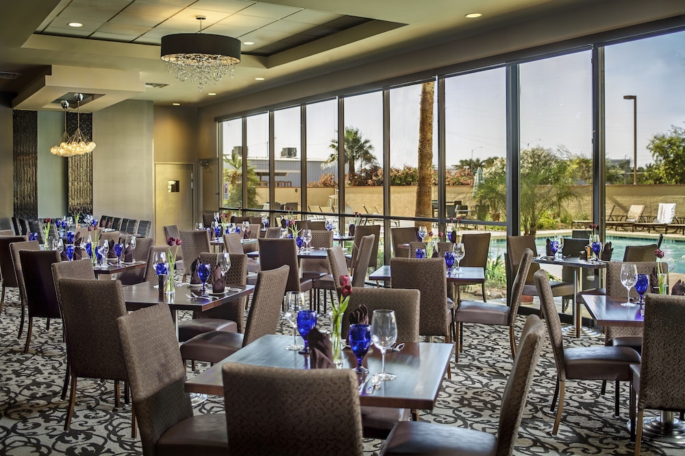 Crowne Plaza Phoenix Airport - Phx 37/76