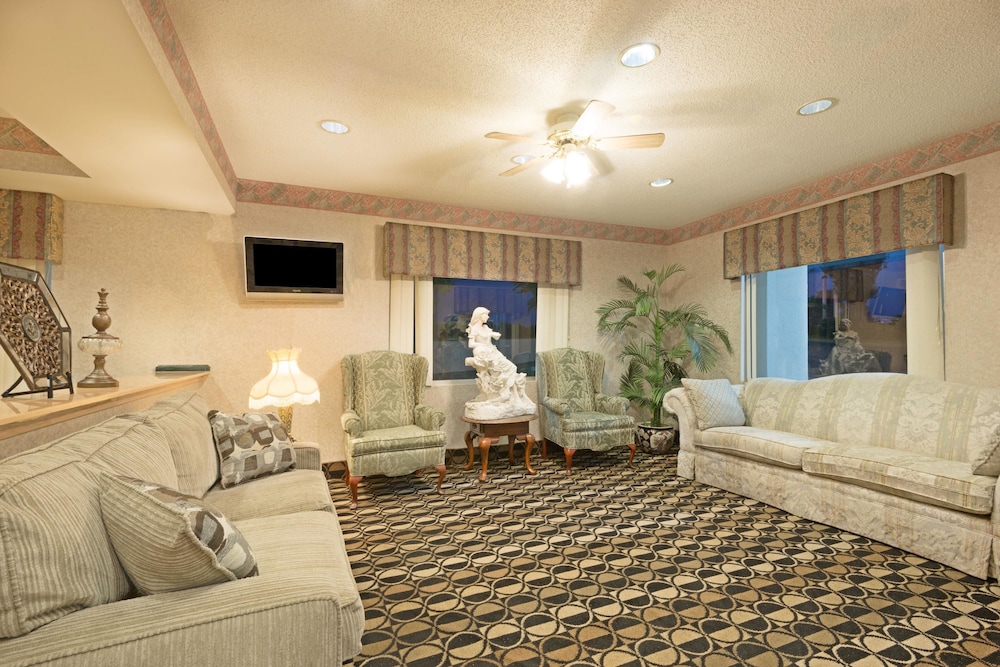 Days Inn by Wyndham Greenville AL 17/33