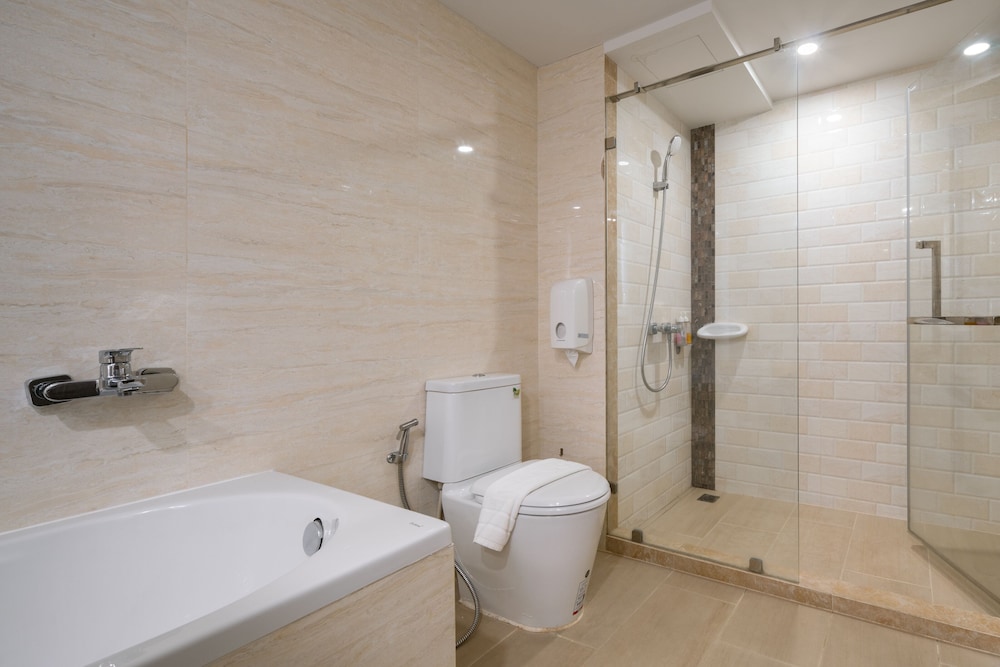 Samyan Serene Hotel 61/63