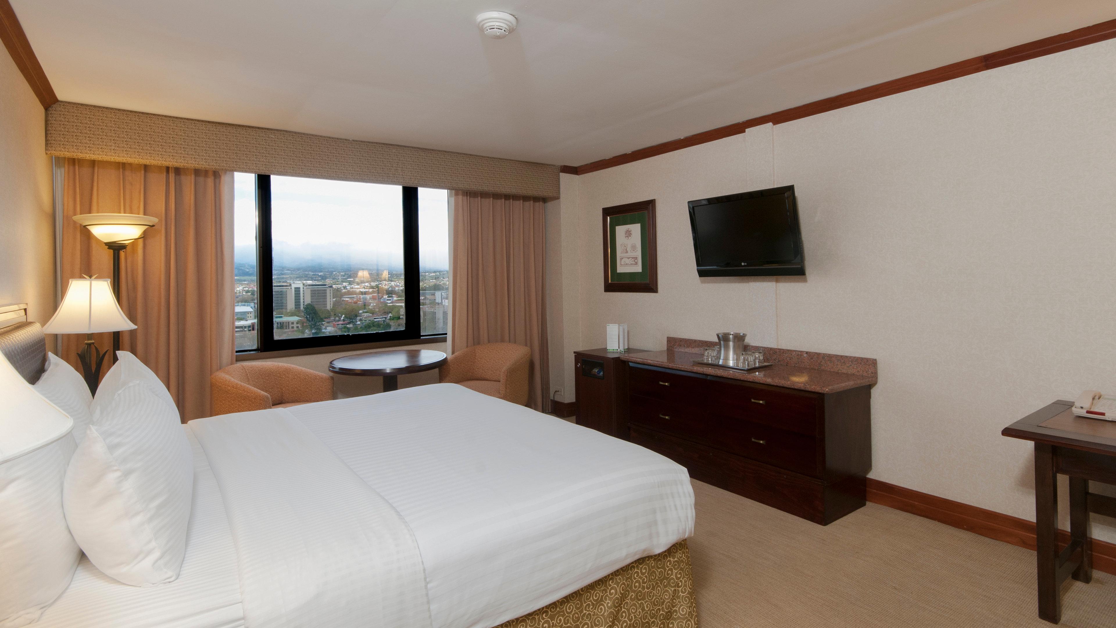 STANDARD ROOM KING BED