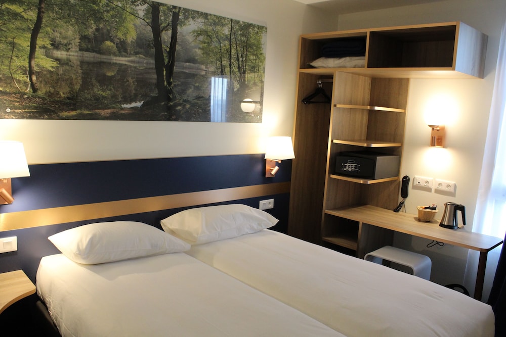 K Hotel 7/49