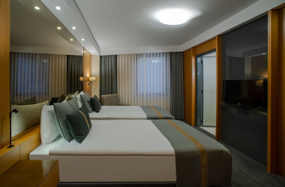 Tan Hotel Special Class 26/64
