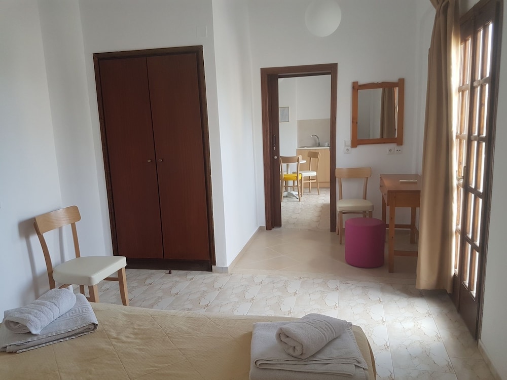 Arhodiko Hotel 17/72