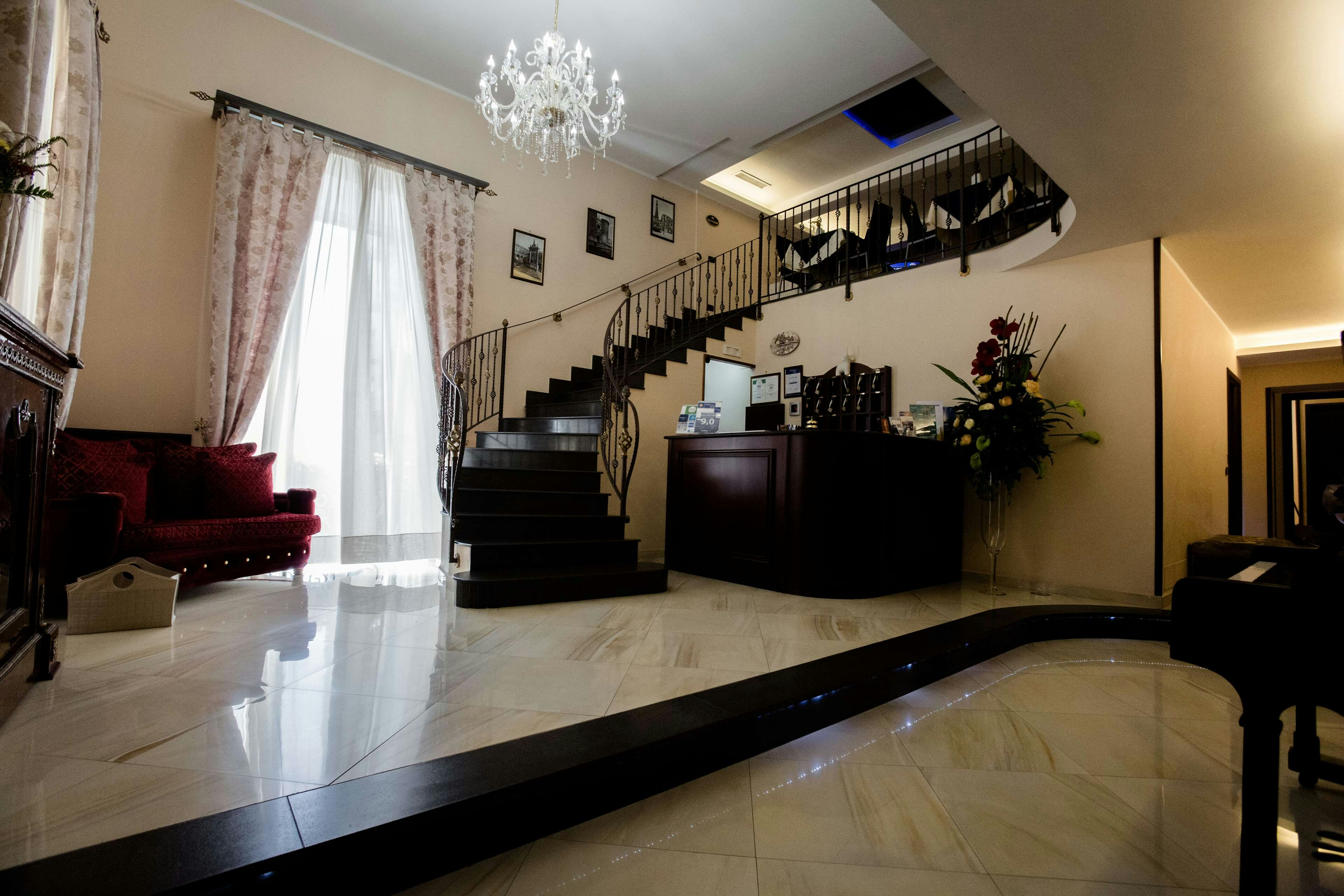 Lanfipe Palace 2/13