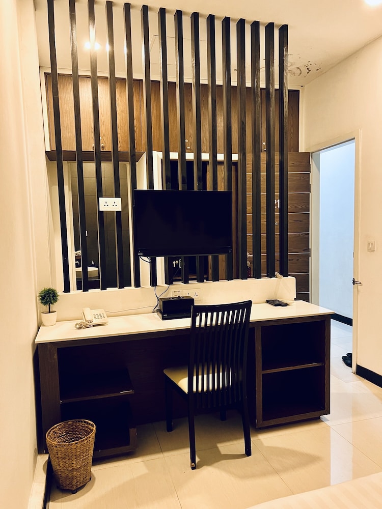 Jaya Inn 36/50