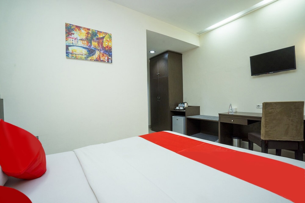 Hotel Grand Kartika 13/63