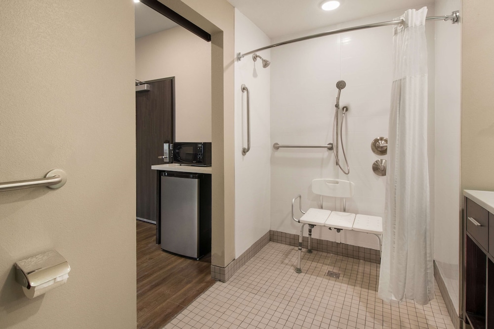 Comfort Inn & Suites Clarksville - Louisville North 63/69