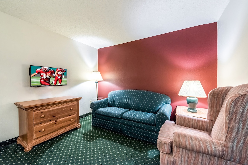 Red Roof Inn and Suites Knoxville East 29/42