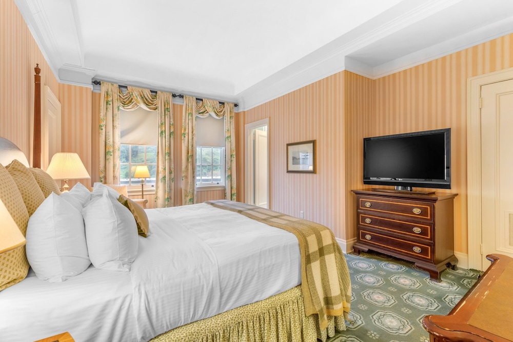 The Omni Homestead Resort 14/92