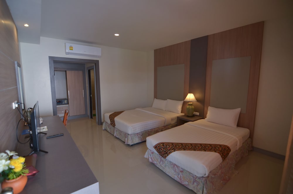 Nakara Long Beach Resort 10/50