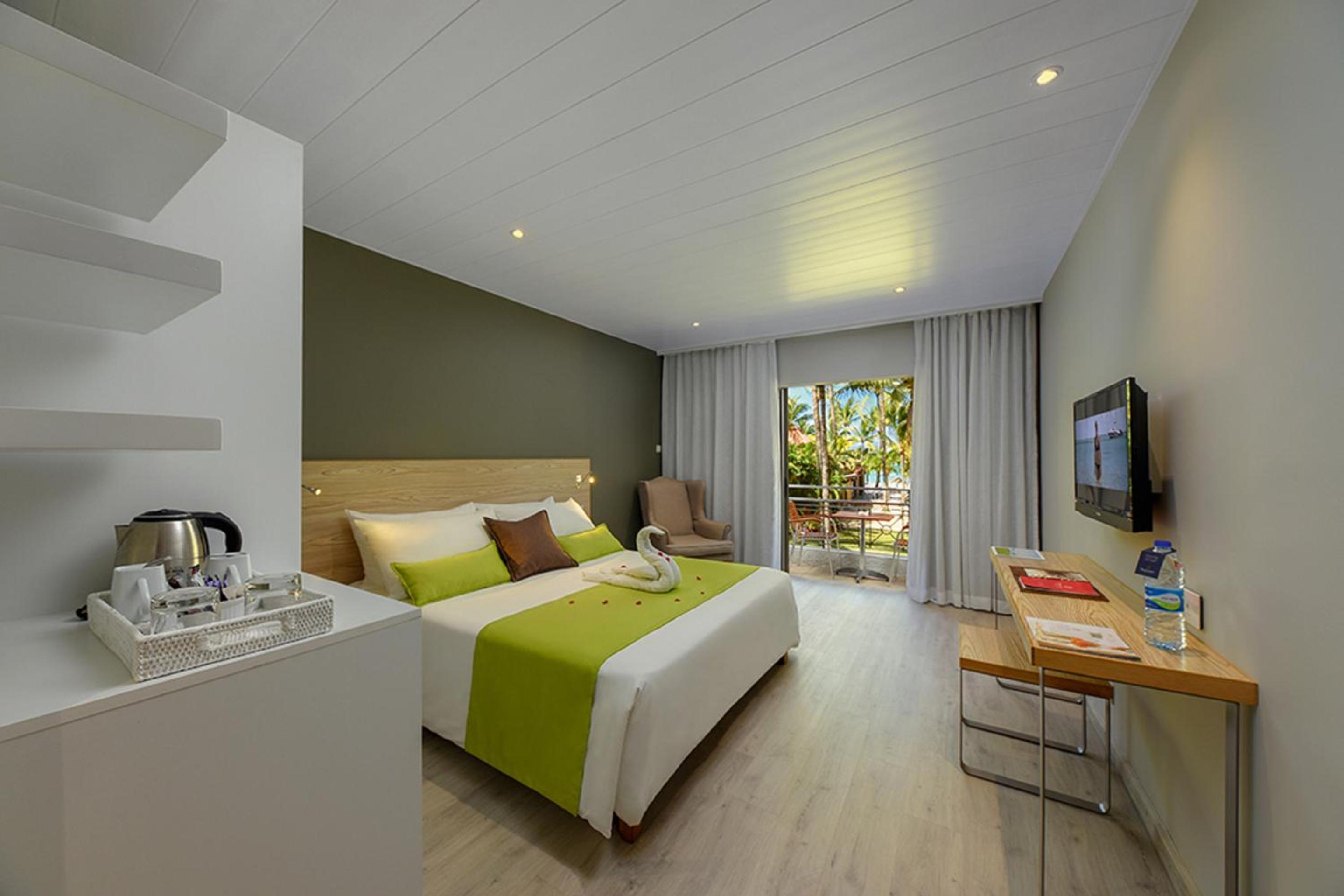 Grand, Bay, Queen Bed