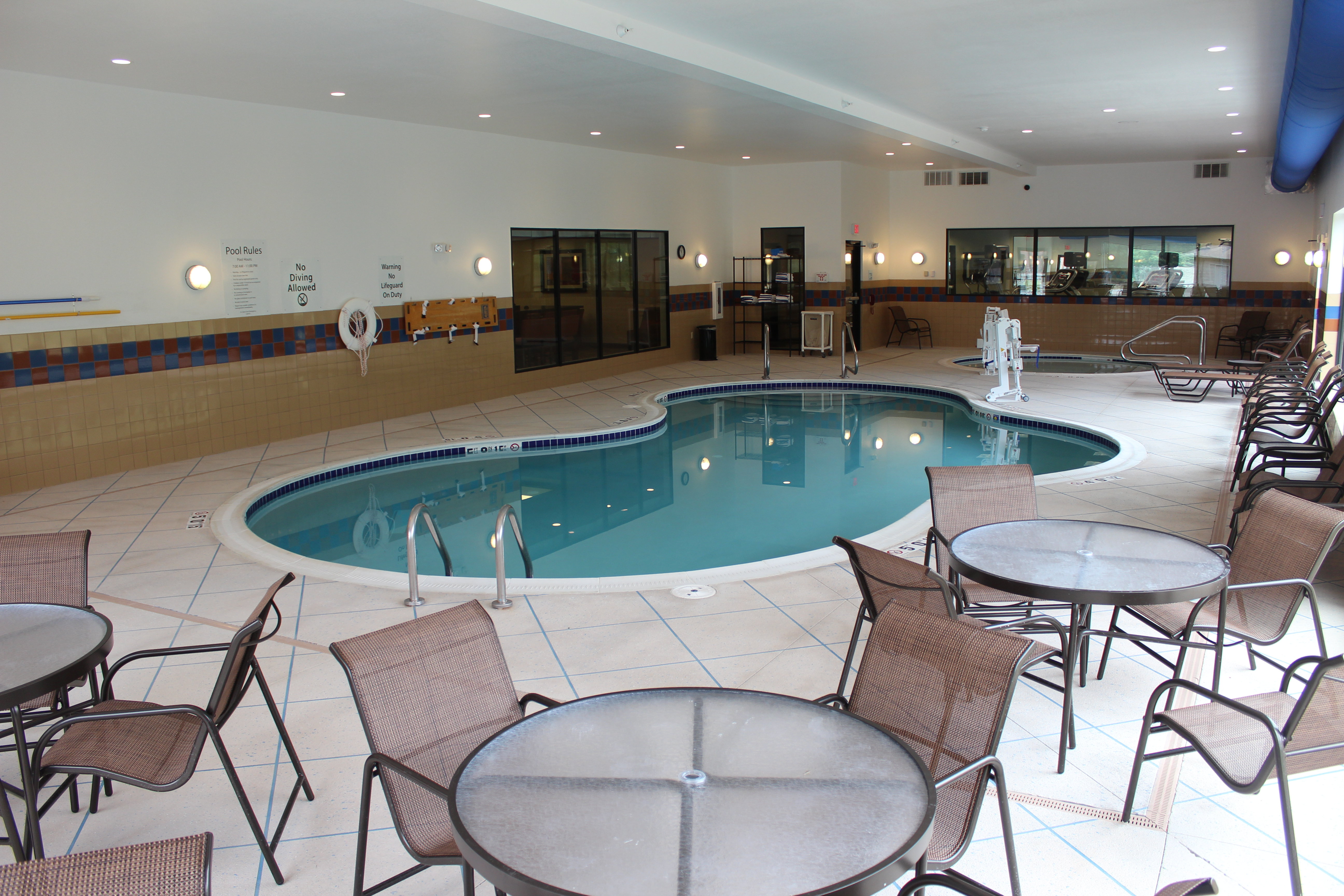 Holiday Inn Express Suites Wheeling 47/78