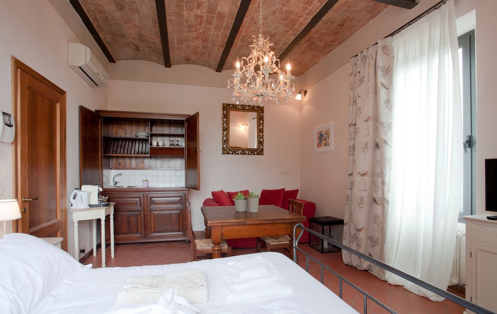 Relais Fattoria Belvedere 26/79