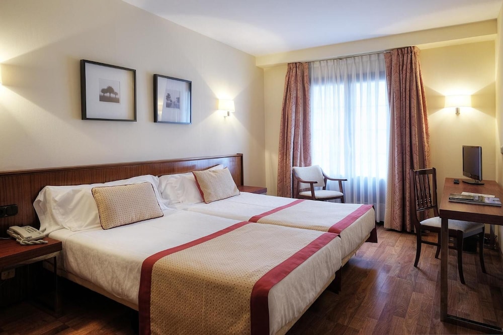 Arias Hotel 5/38