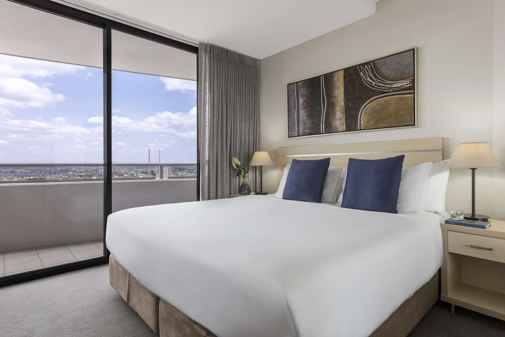 2 Bedrooms, 4 Beds, River View