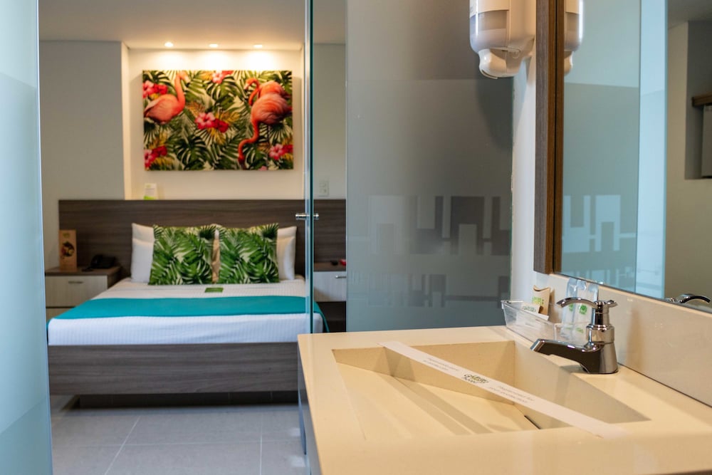LLERAS GREEN HOTEL 42/71