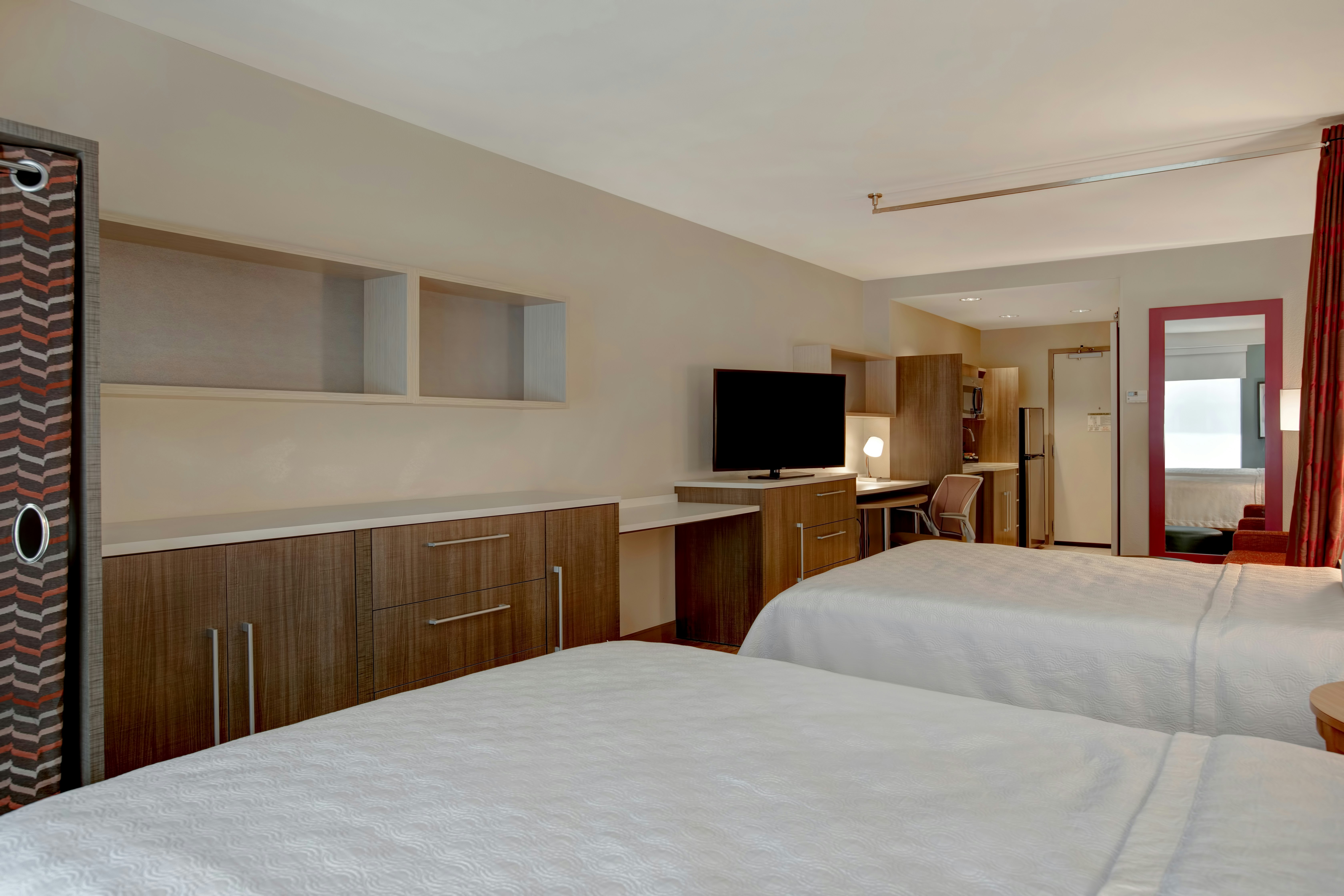 STUDIO, 2 QUEEN BEDS, ACCESSIBLE