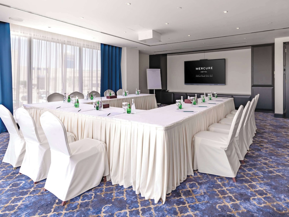 Mercure Grand Hotel Seef - All Suites 66/67