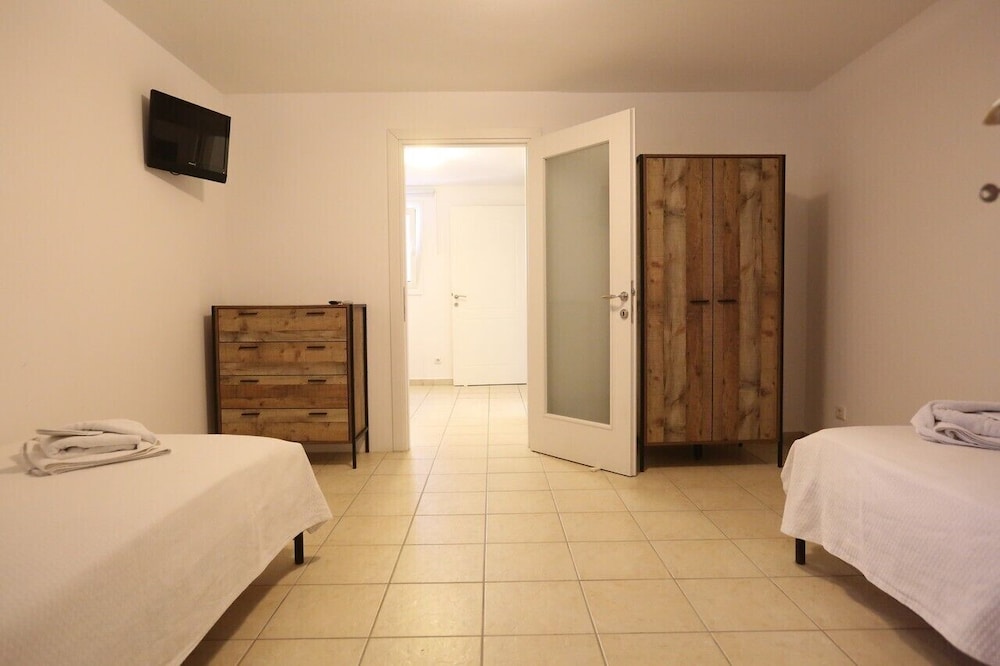 Sunrise Beach Suites 6/50
