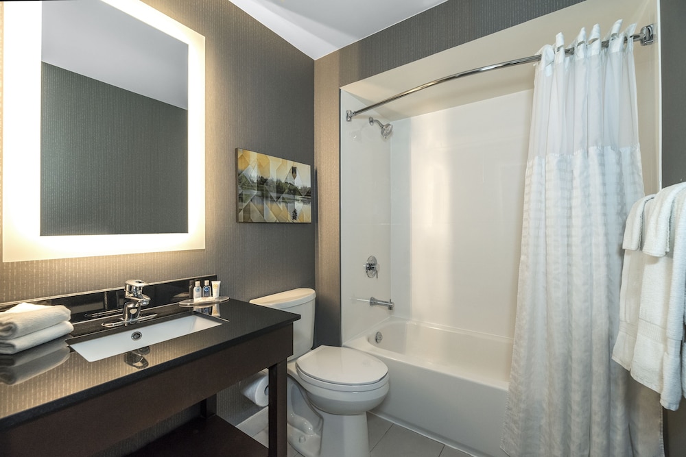 Comfort Inn Simcoe 9/26