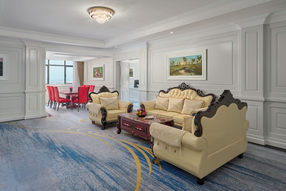 Wyndham Grand Phnom Penh Capital 42/68