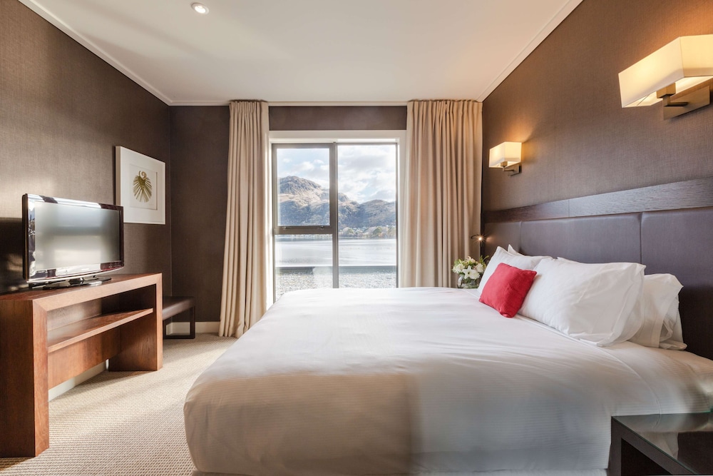Hilton Queenstown Resort and Spa 24/89
